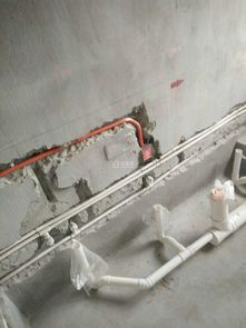 實(shí)拍 水電安裝橫平豎直,橙色防水涂料和閉水試驗(yàn)
