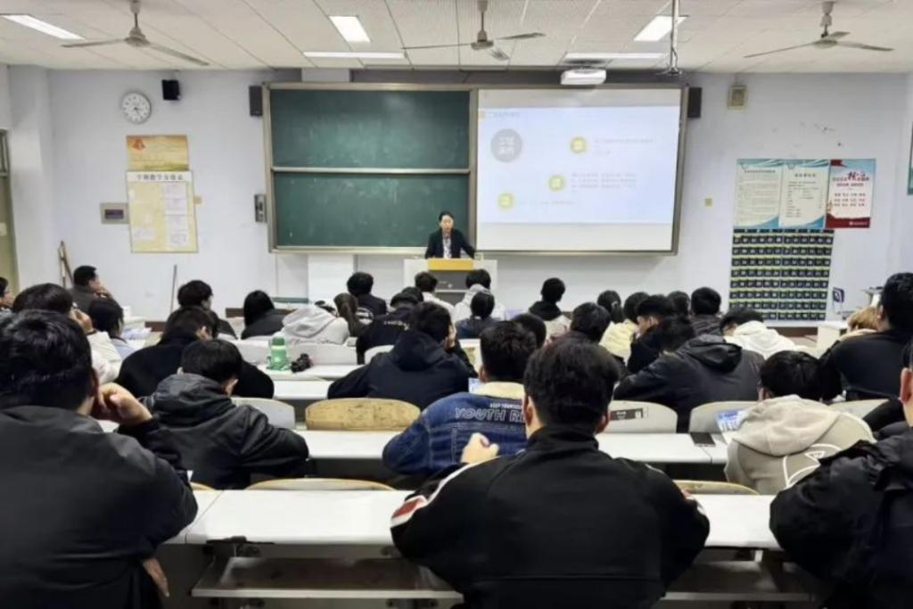建筑園林工程系開展2022級應屆畢業生實習宣講會